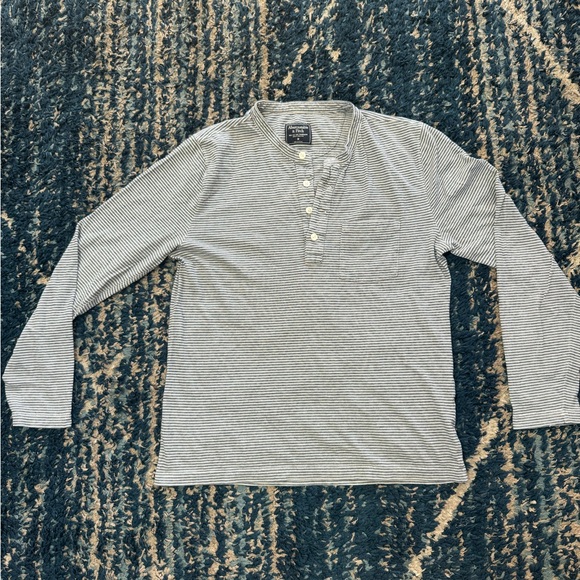 Men Abercrombie and Fitch Grey and white striped long sleeve shirt with button - Picture 1 of 3
